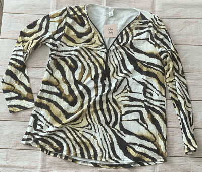 NEW Women s Pixie Lady Long Sleeve Zebra Print 1/4 Zip Top Med