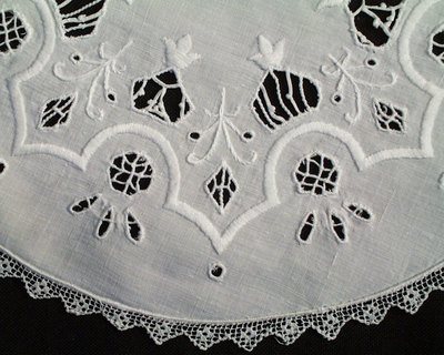 Antique Vintage Italian Round Embroidered Doilies Set Or Placemats Set Of 9