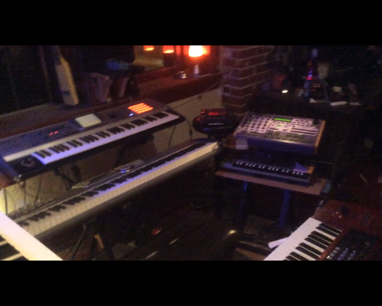 Roland Fantom X6 61-Key Keyboard Synthesizer Synth X 6 Japan Roland Fantom X6 61-Key Keyboard Synthesizer Synth X 6 Japan