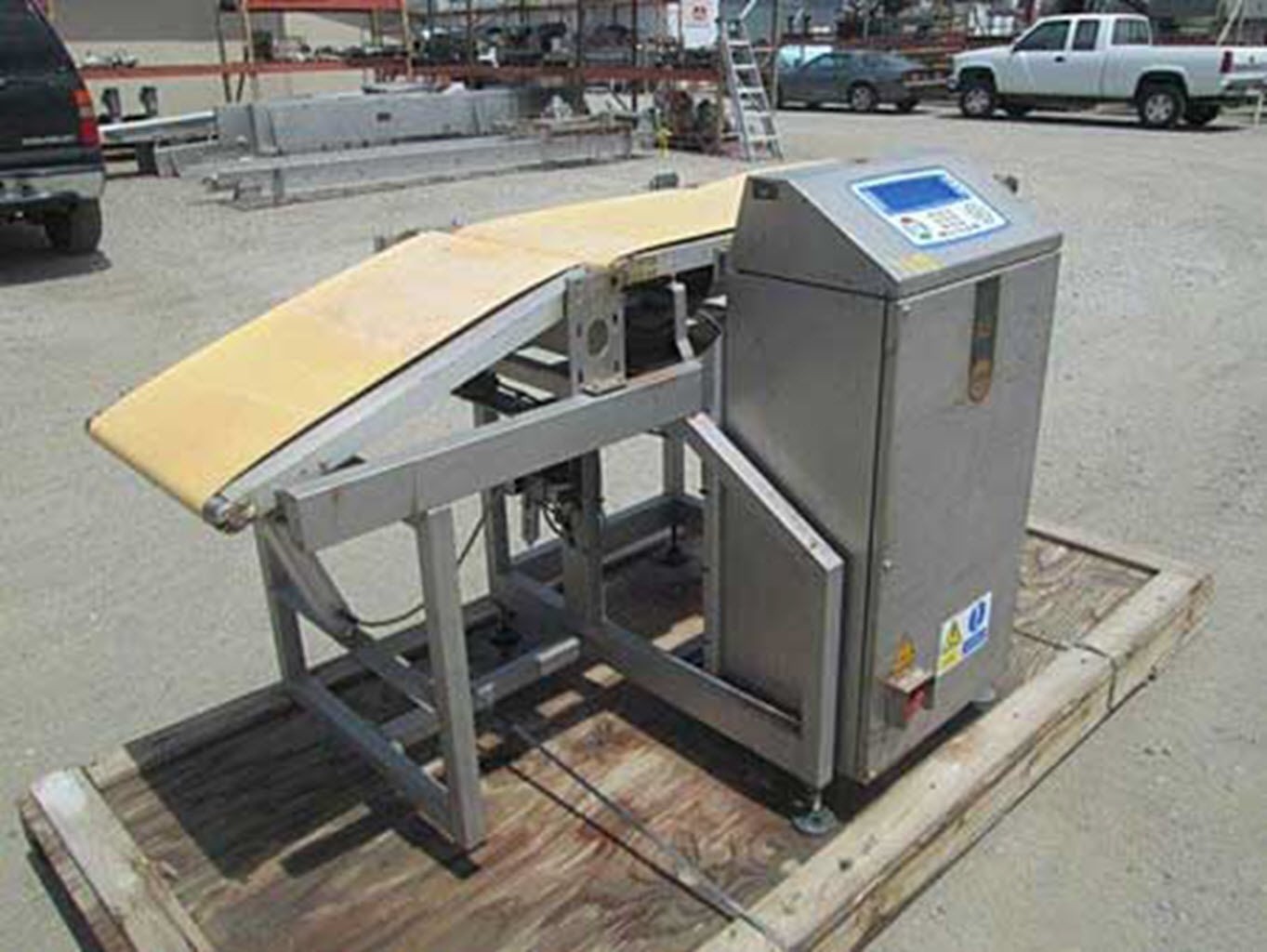 Loma check weigher 4.4 to 11 pounds, 16 in belt reject