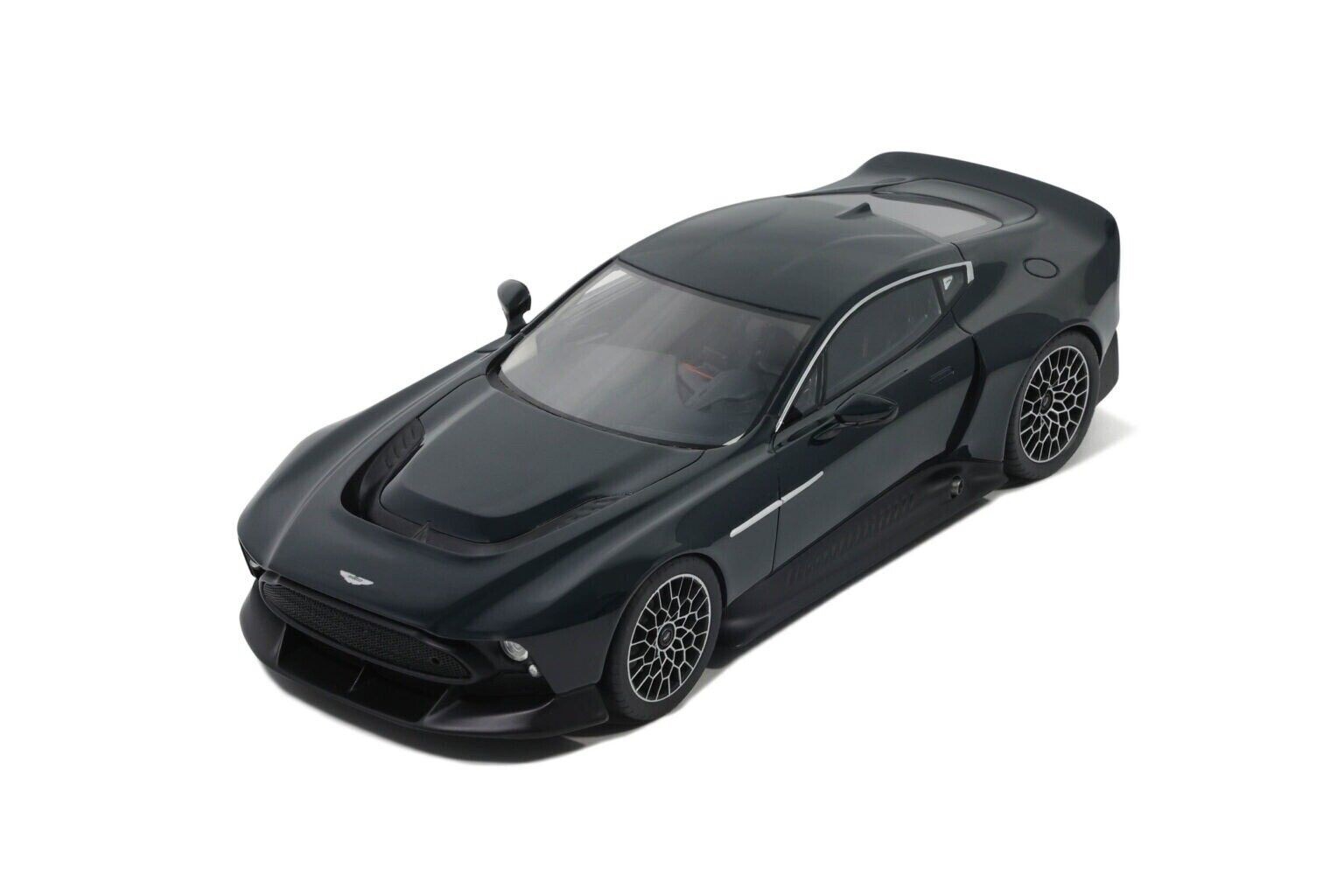 101-104 GT-Spirit 1/18 アストンマーティン Victor 101-104 GT-Spirit 1/18 アストンマーティン Victor 1/18 Aston