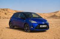2017 Toyota Yaris 1.5 VVT-h Blue Bi-Tone Hatchback 5dr Petrol Hybrid E-CVT Euro 