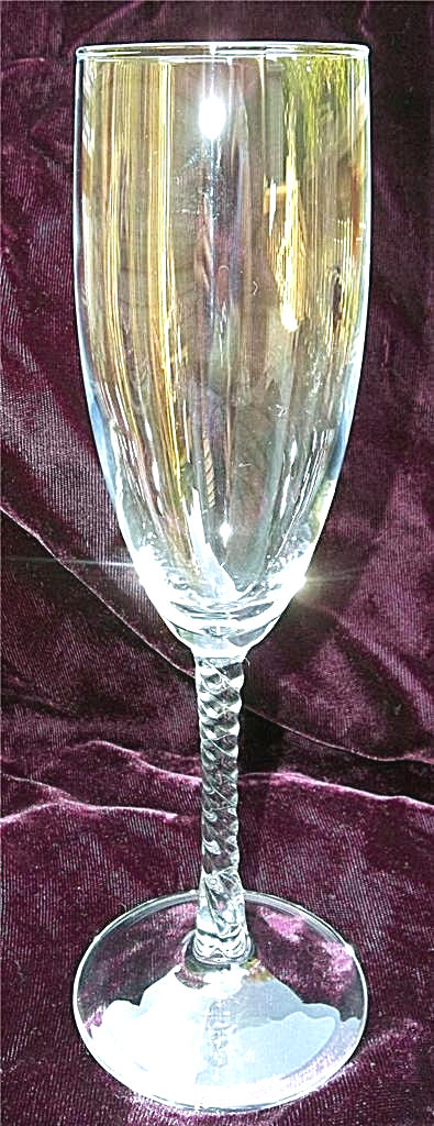 4 Gorgeous Clear Champagne Glasses with a Twisted Stem