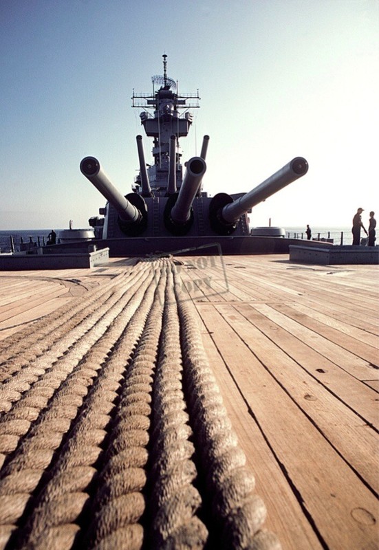 Iowa class battleship hi-res stock photography and images