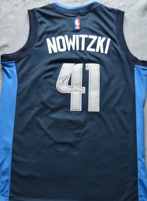 Dirk Nowitzki Autographed Signed Jersey COA Dallas Mavericks Germany