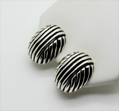 E09  Simply Unique modern Design Style Rhodium Plated Stud Clip Fashion Earring