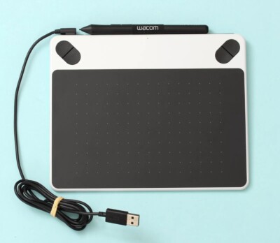 Wacom Intuos Pen Tablet CTL-490 Graphics Drawing Tablet