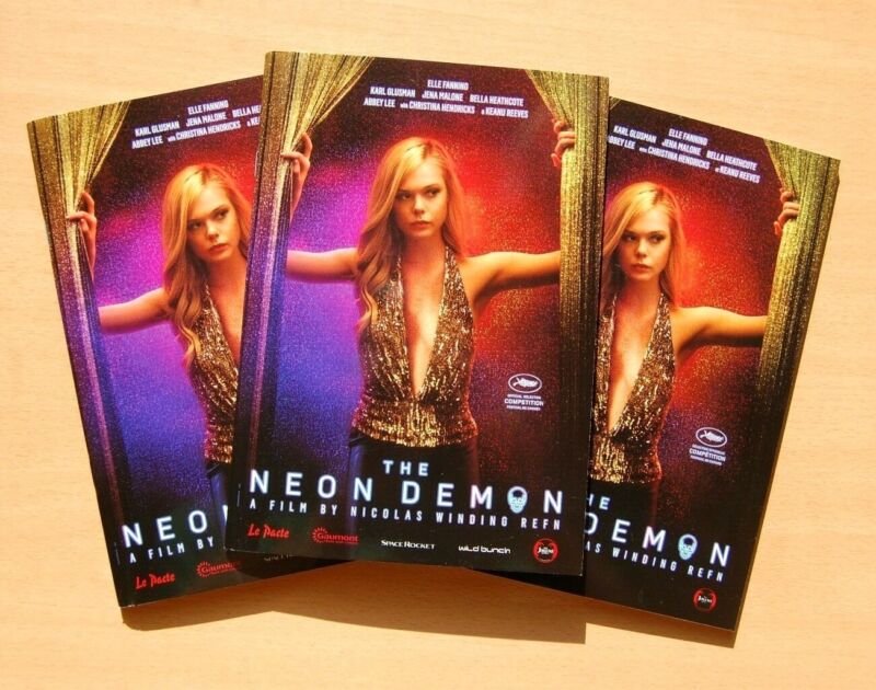 3x THE NEON DEMON Official Pressbook 2016 Nicolas Winding Refn Elle Fanning