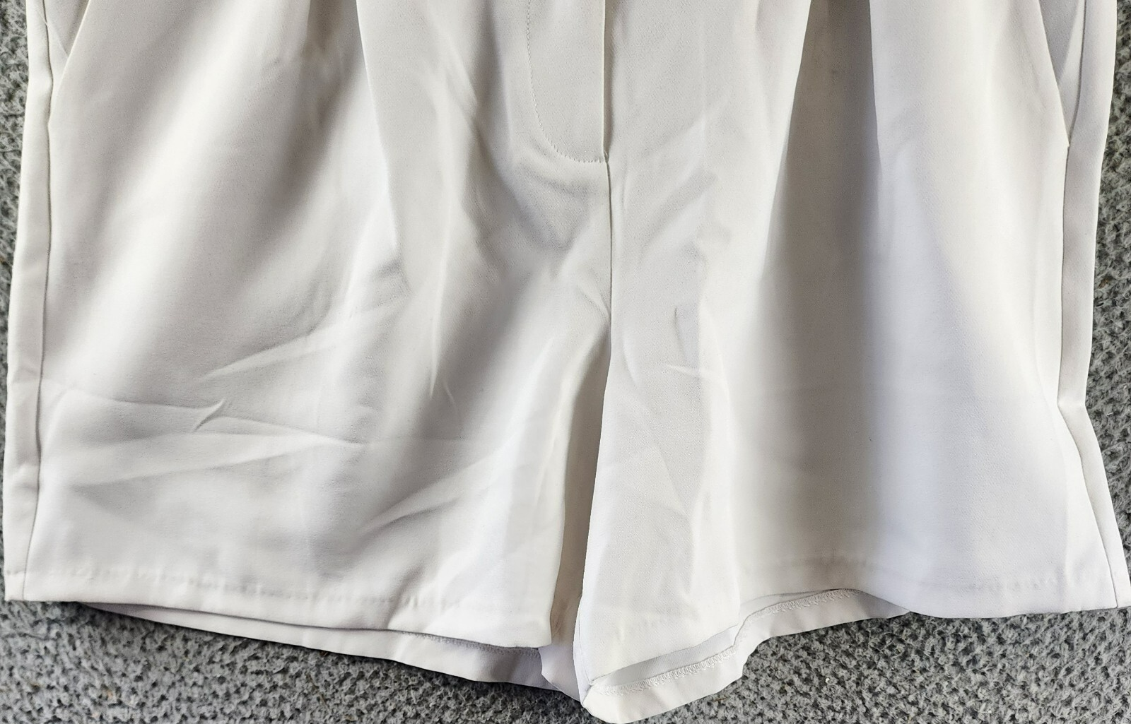 Ellen Tracy High Waisted Pleated Shorts Women's L White Zip Hook & Bar Closure - Picture 2 of 14