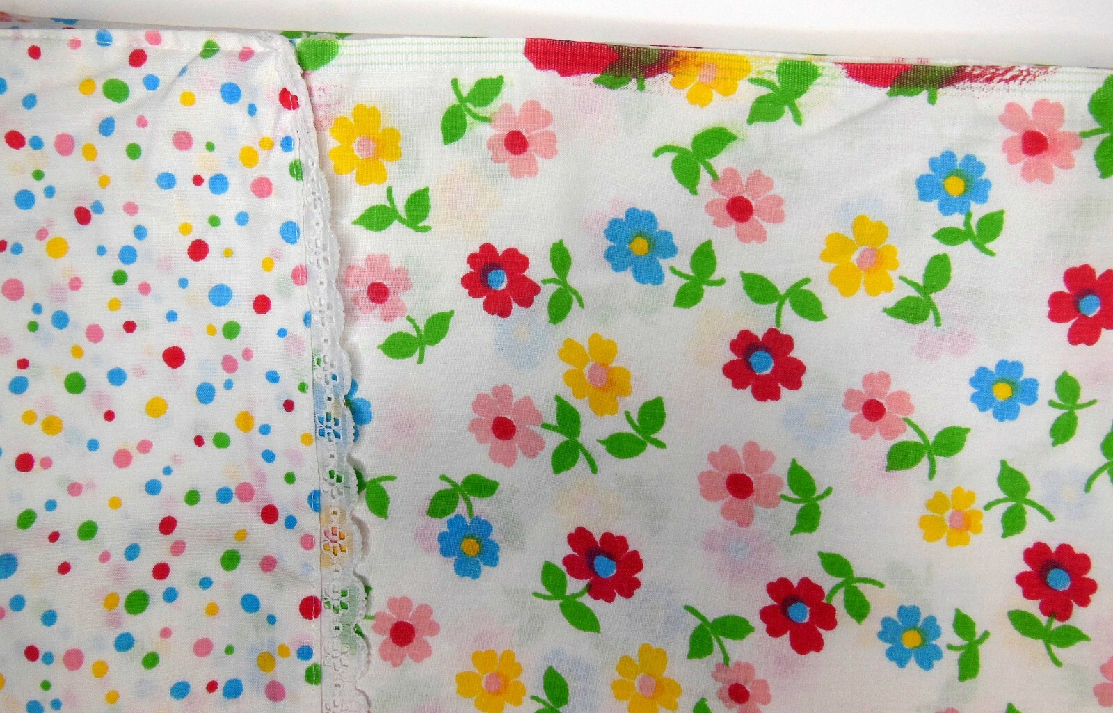 VTG Cannon Royal Family Featherlite Muslin King Flat Sheet Bright Floral Dots