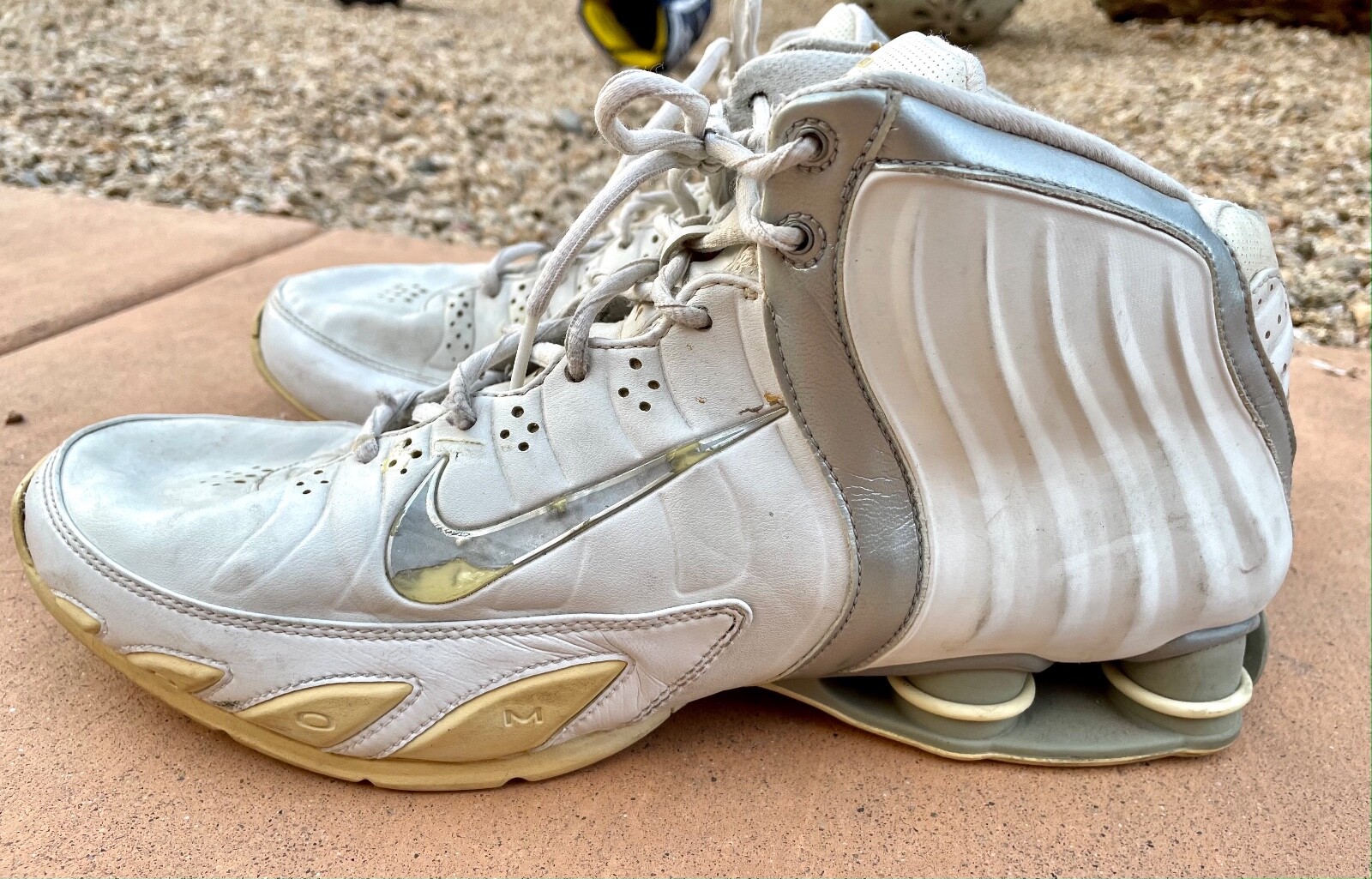 VINTAGE Nike Shox Zoom Flight Basketball Hi White Silver VINTAGE Nike Shox Zoom Flight Basketball Hi White Silver