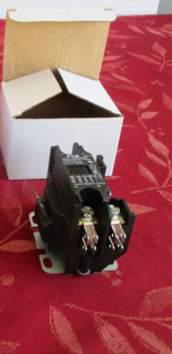 C25CNB130T Eaton / Cutler Hammer Contactor - 30 Amp   1 Pole   24V Coil