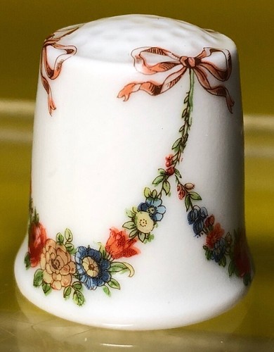 Vintage Thimble Uhlenhorst West Germany Flower Garland And Bows