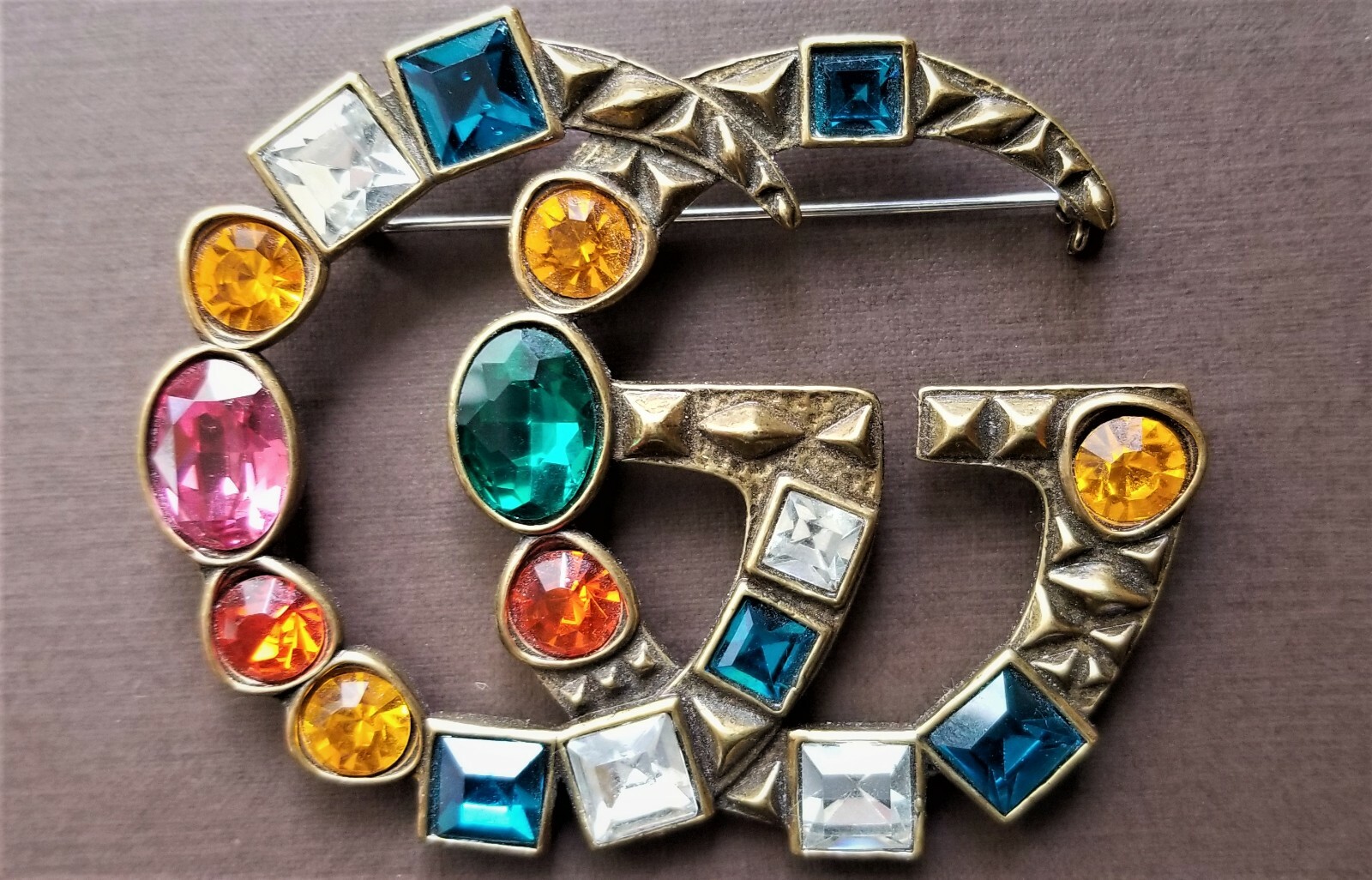 GUCCI Brooch Double G Multicolor Crystals, Original Stamp