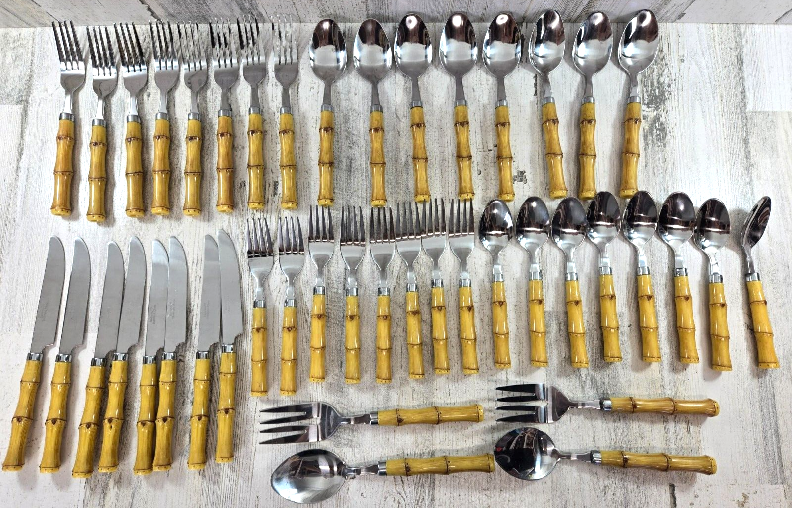 44 Pieces Service For 8