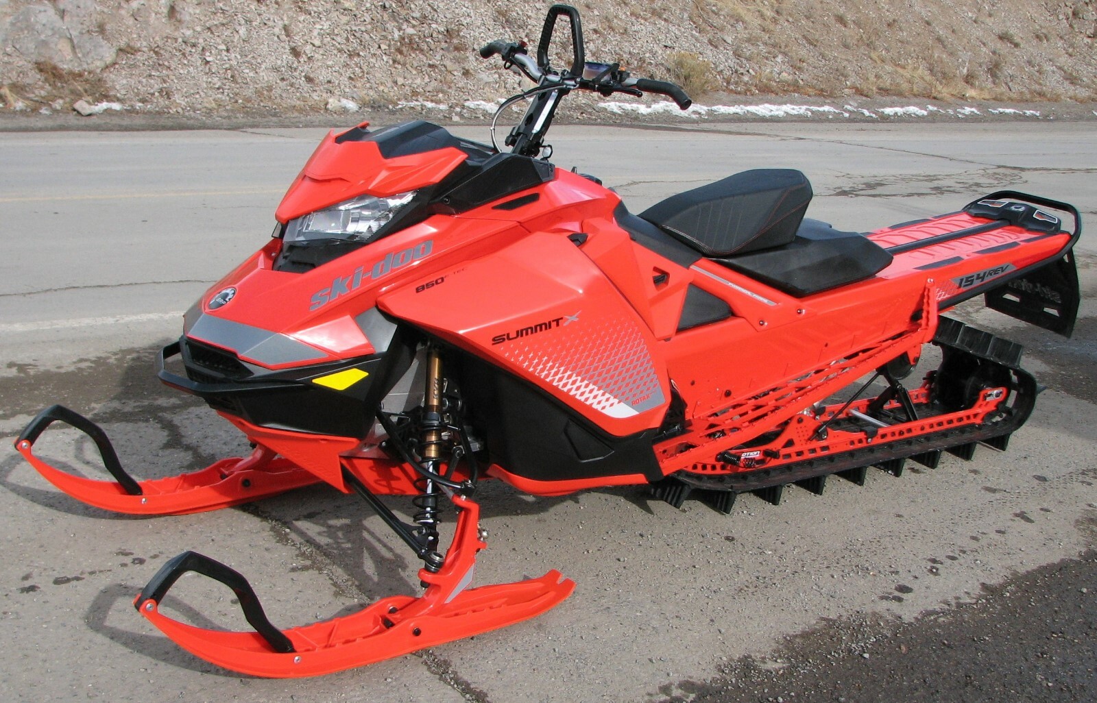 Ski Doo Summit X 154 850 E-TEC SHOT PowderMax Light 3.0 w/ FlexEdge HA