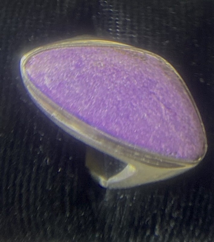 stichtite-set-in-silver-ring-26-carats-or-533-grams
