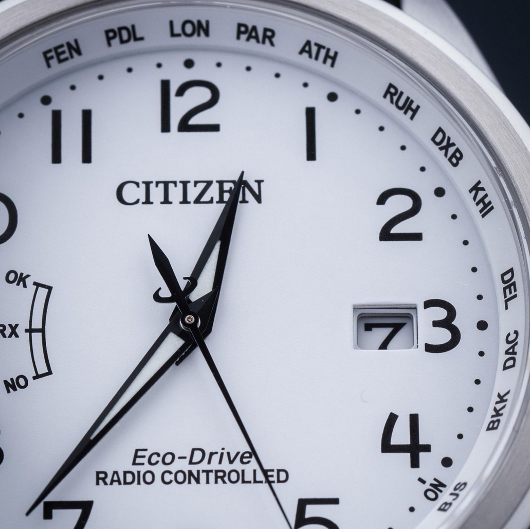 Pre-owned Citizen Radio Controlled Sapphire Crystal Cb0250-17a White Dial World Time Watch