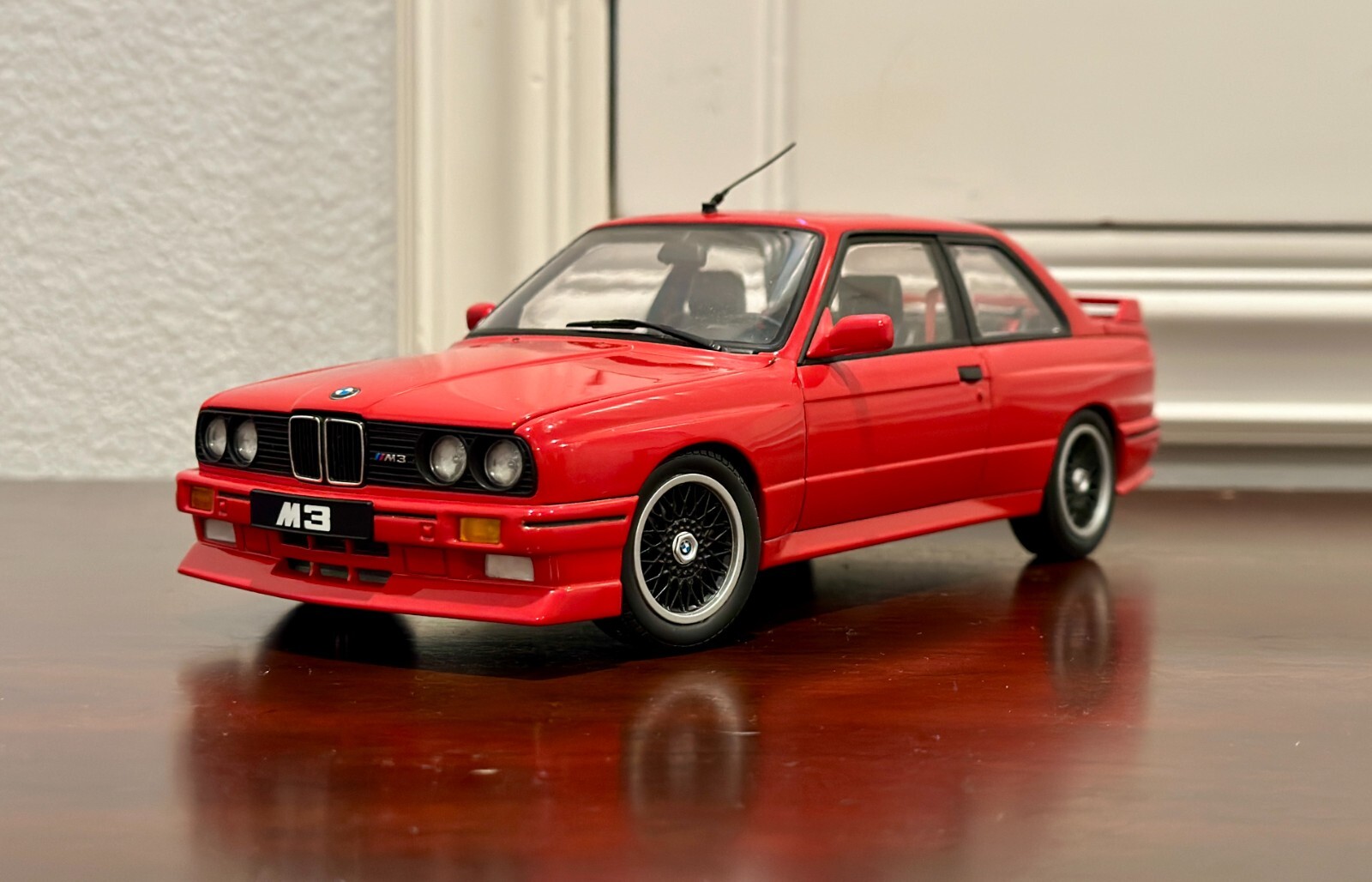 1/18 BMW E30 M3 Sport Evolution 'Cecotto Edition' Red