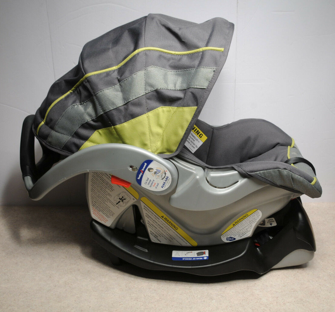 Baby Trend Flex-Loc 35 Pound Infant Car Seat,  canopy and Car Base LOCAL PICK UP