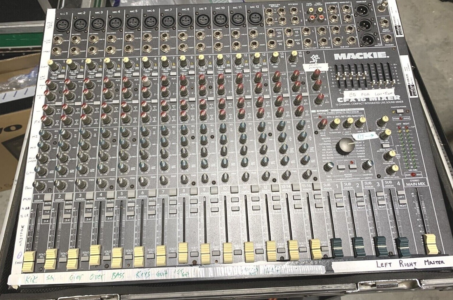 MACKIE CFX16 16-Channel Compact Integrated Live Sound Mixer MACKIE CFX16 16-Channel Compact Integrated Live Sound Mixer