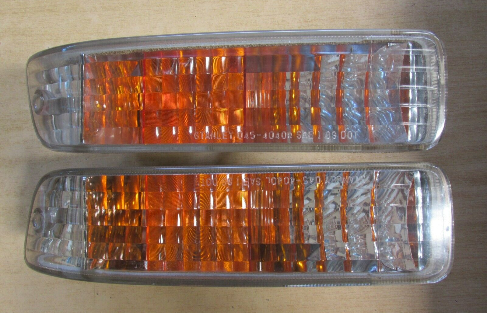 JDM Front Bumper Turn Signal Light Lamp Stanley 045-4040 JDM Front Bumper Turn Signal Light Lamp Stanley 045-4040