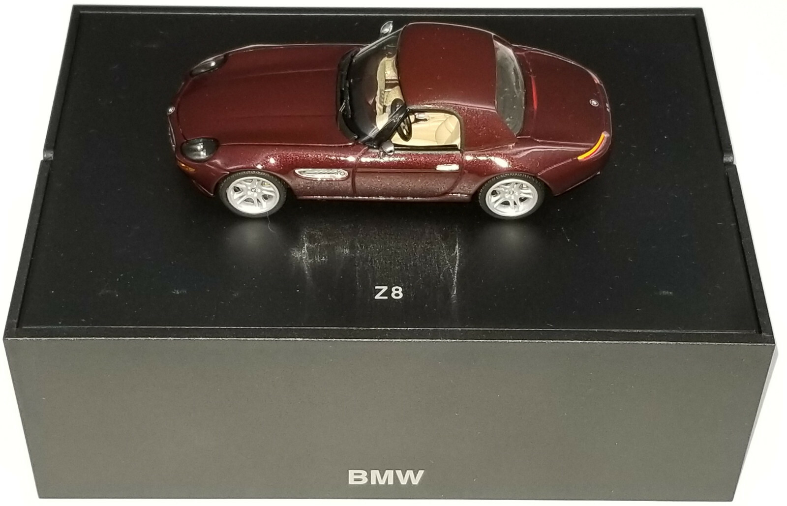 Minichamps 1/43 BMW Dealer Z8 Road Car Coupe Maroon Tan