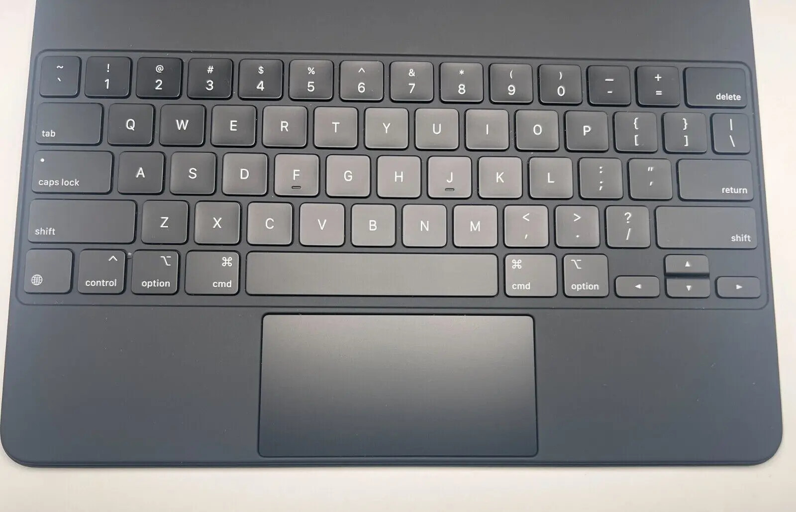美品 アップル アイパッド マジックキーボード A2480 MJQL3J/A 保存箱