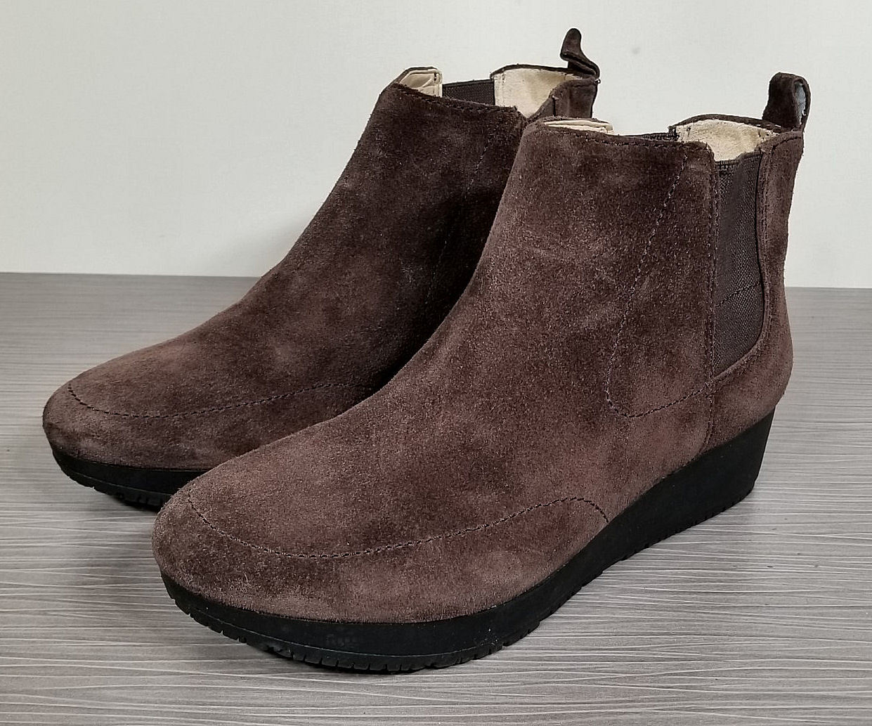 Dr. Scholl's Scarlet Wedge Chelsea Bootie, Brown Suede, Womens Size 6.5 $138