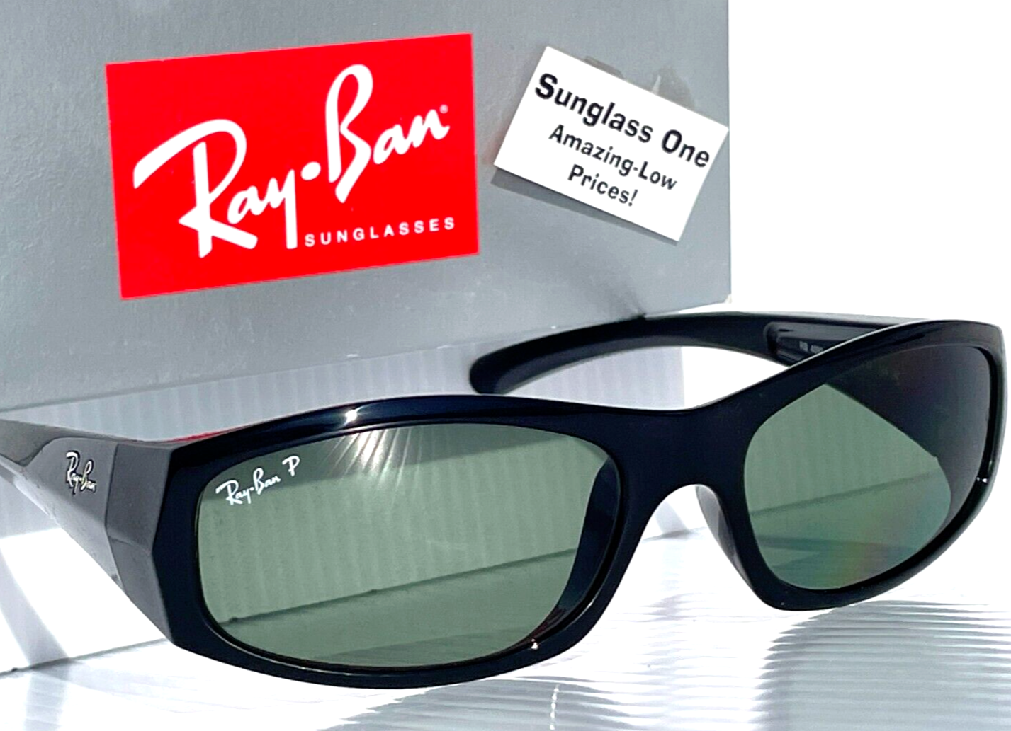 New RAY BAN Polished Black Frame POLARIZED Green Lens New RAY BAN Polished Black Frame POLARIZED Green Lens