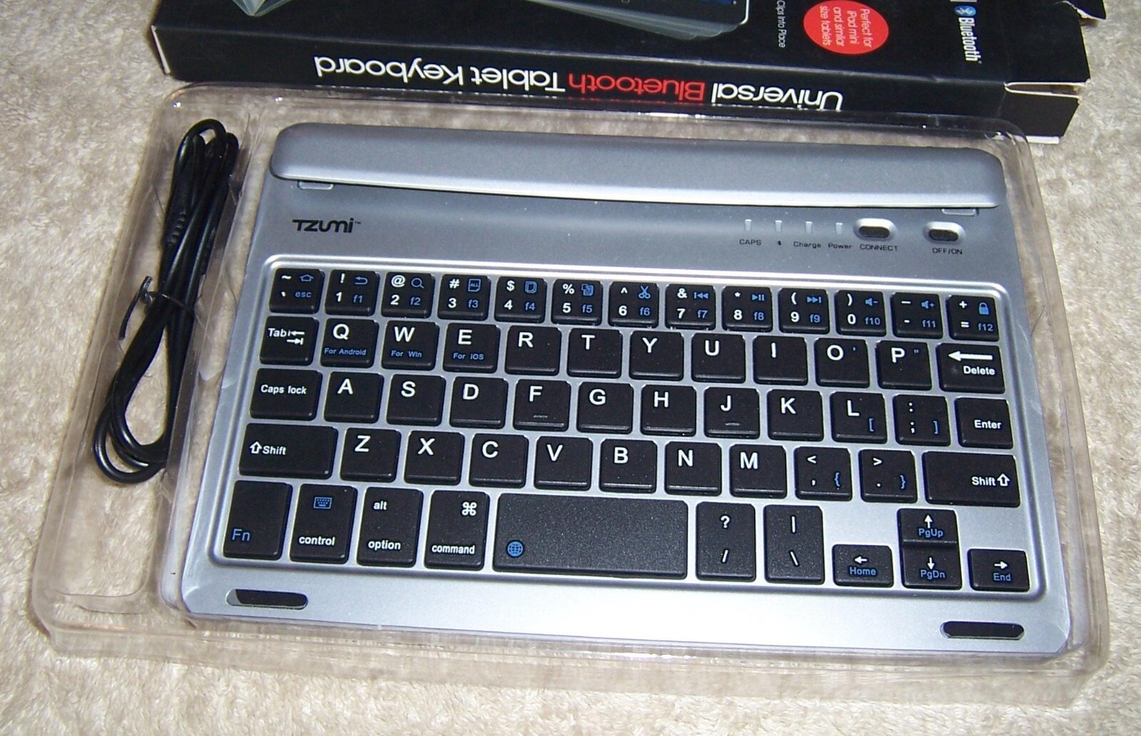 Ipad Tzumi Universal Bluetooth Tablet Keyboard