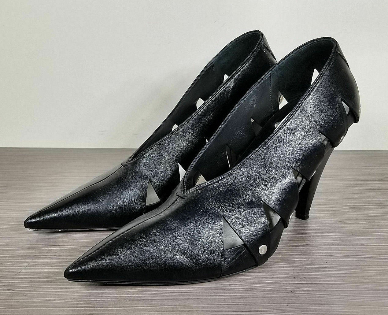 Celine Soft V-Neck Cut-Out 90 Pumps, Black Kidskin Leather, Womens Size 6.5 / 37