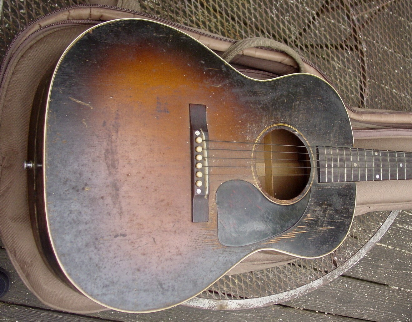 Gibson LG2 LG2 acoustic guitar 1940 50's .1951 Tobacco sunburst