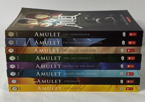 AMULET 英語本　1〜8巻セット Amazon.com: Amulet #1-8 Box Set: kazu kibuishi: Books