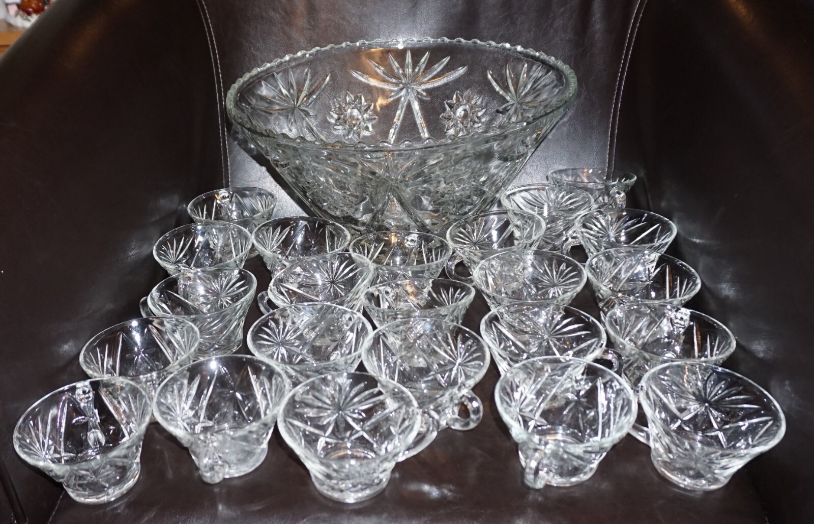 アンティーク雑貨 Anchor Hocking Early American Prescut Vintage Anchor Hocking Early American Prescut Punch Bowl