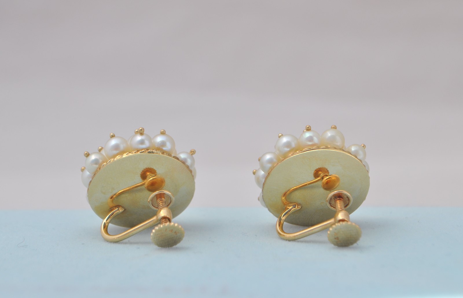 VINTAGE 14K SOLID YELLOW GOLD REAL PEARL EARRINGS SQREW BACK ROUND DISK CLUSTER