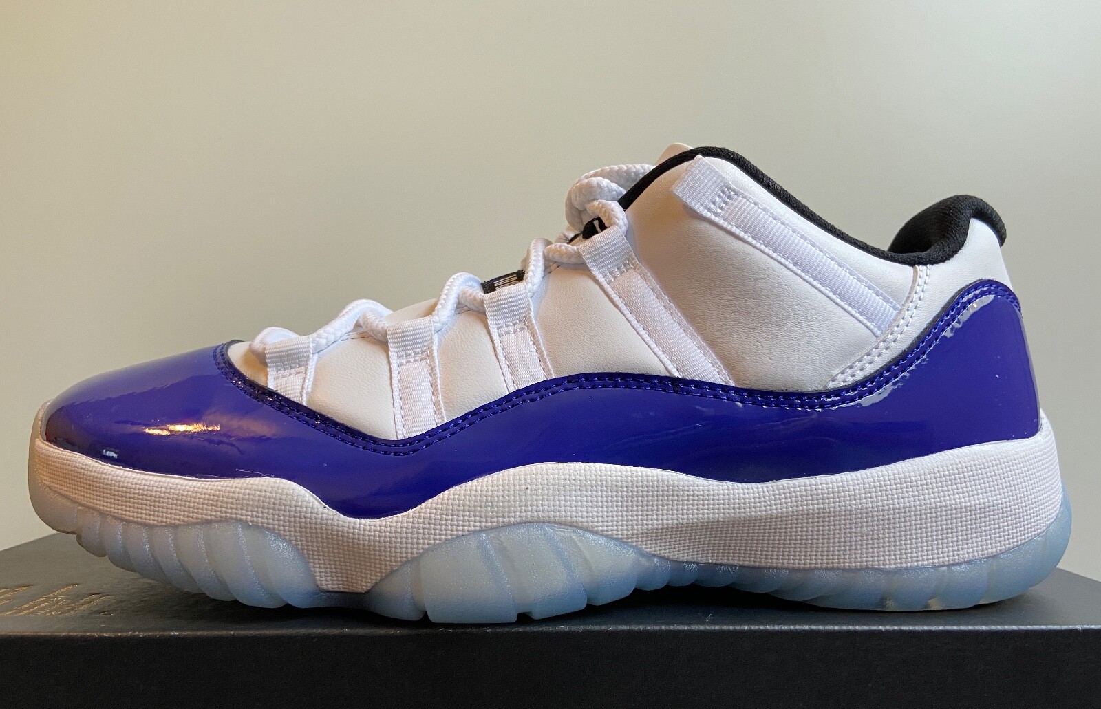 Nike Air Jordan 11 Retro Low White Concord AH7860-100 Nike Air Jordan 11 Retro Low White Concord AH7860-100