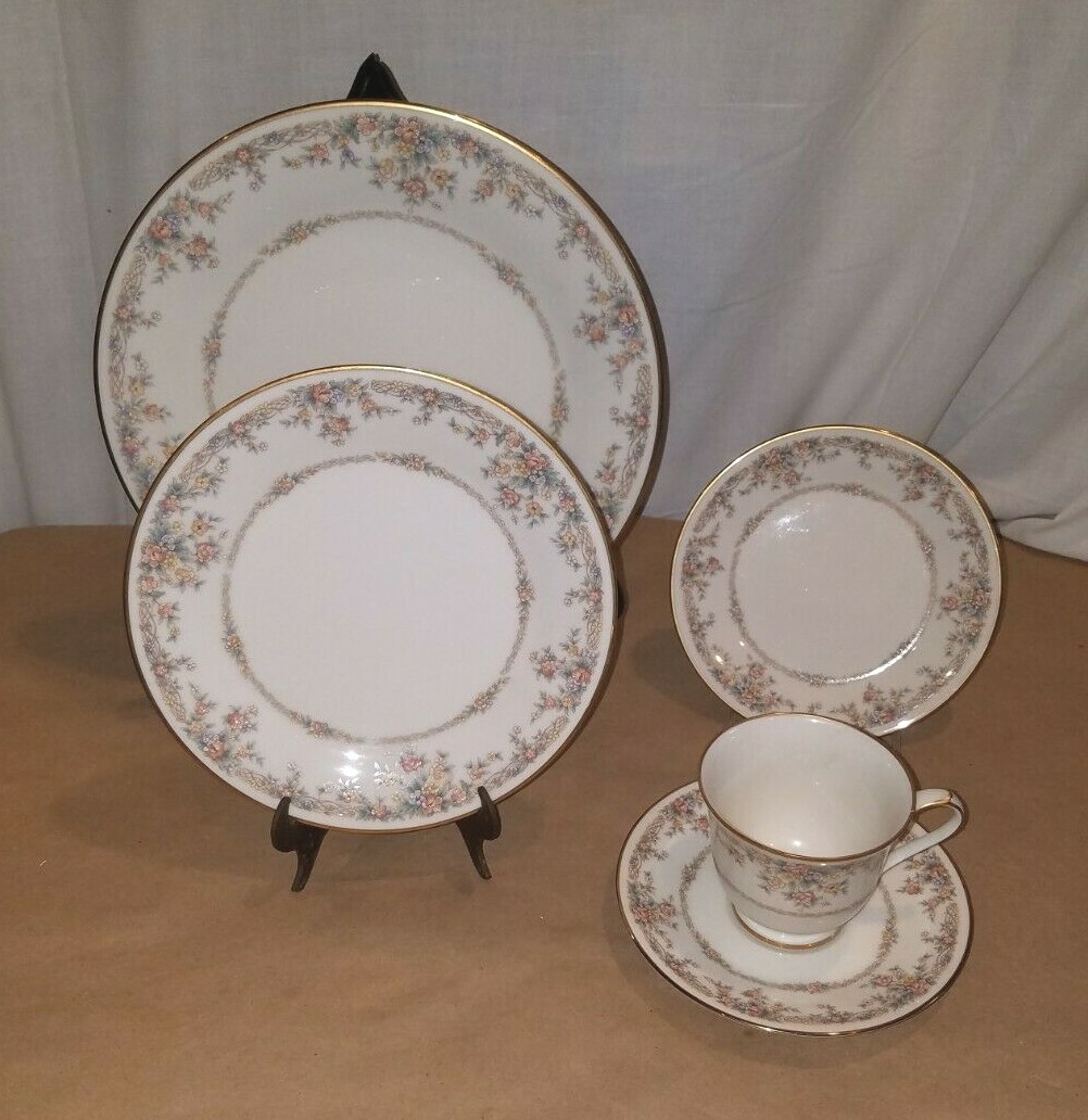 【レア】 Noritake 装飾品タイル Noritake Ivory China Gallery 7246 Delicate Pastel Floral w