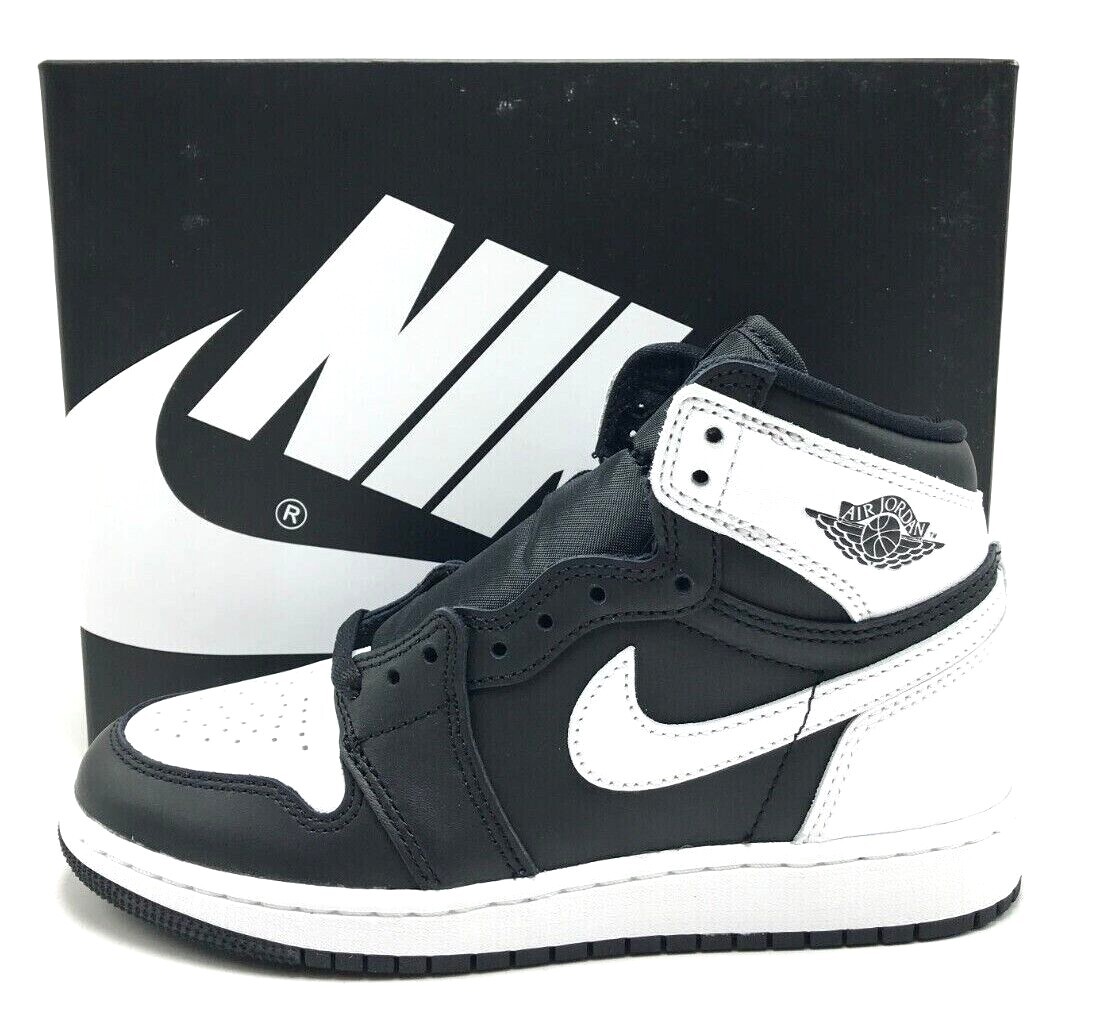 NEW* Youth NIKE AIR JORDAN 1 RETRO HIGH OG (GS) BLACK
