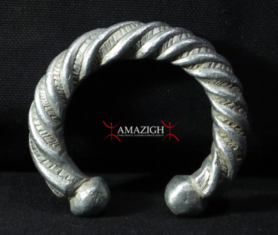 Tuareg Touareg jewelry antique Vintage Tuareg style bracelet in solid silver Tuareg bracelet. African jewelry Nigerian silver
