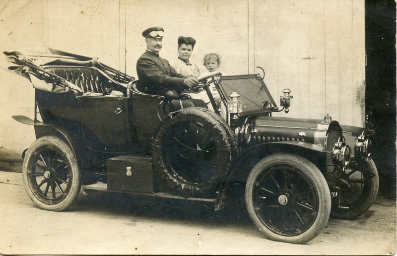 Carte Postale Photo Primault Et Boidron Tours / Famille Voiture Gros Plan