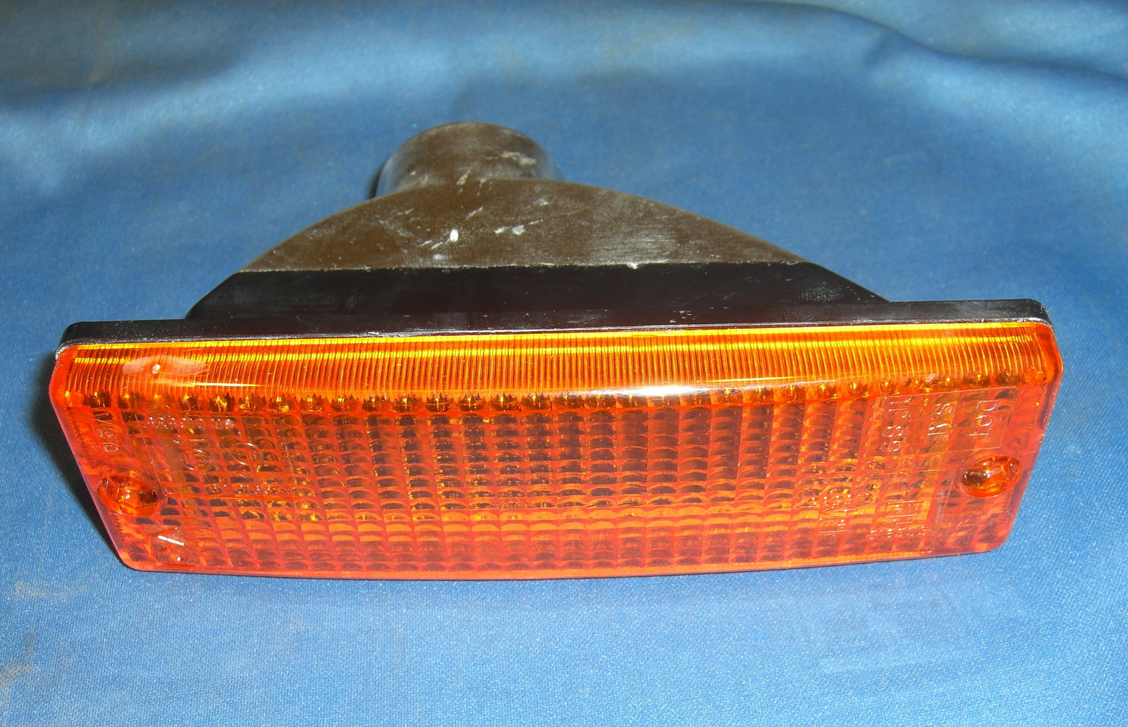 JAGUAR INDICATOR LENS & BASE FITS XJ6 XJ12 SERIES 3 XJS JAGUAR INDICATOR LENS & BASE FITS XJ6 XJ12 SERIES 3 XJS