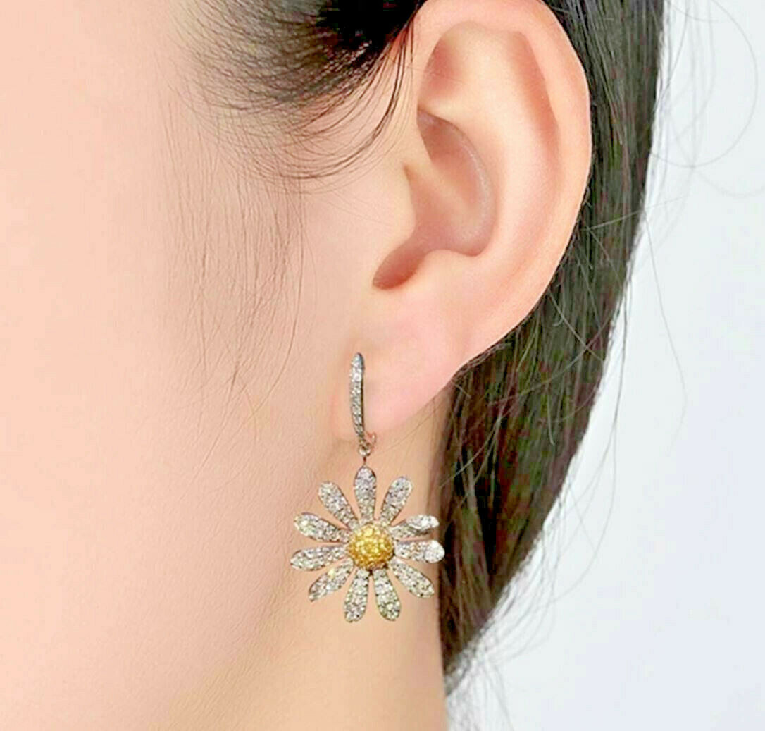 Sparkling DAISY Yellow FLOWER Yellow Rhinestone Betsey Johnson Dangle Earrings