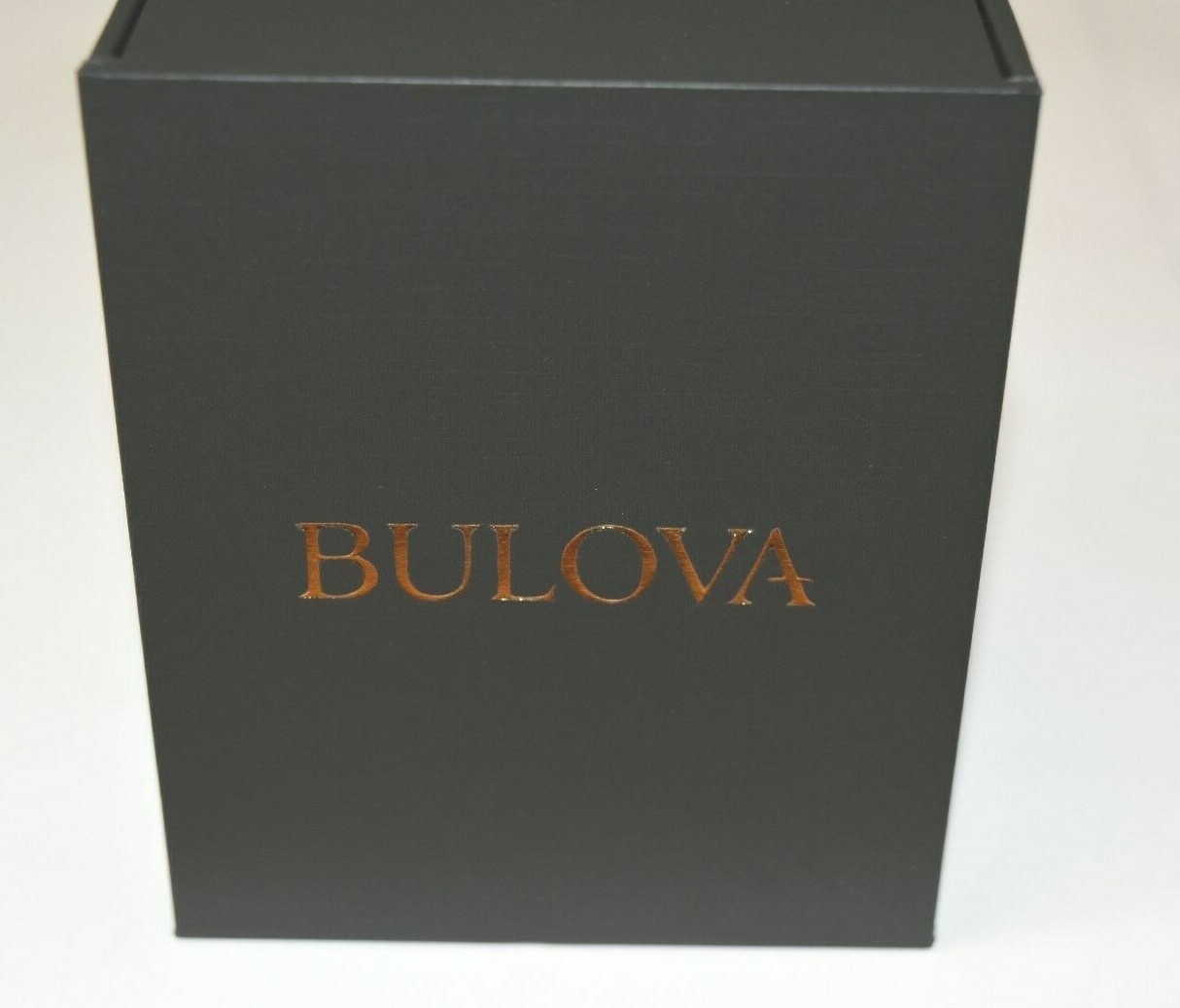 Pre-owned Bulova Women's White Ceramic Ss Diamond 98p158 $395 Watch