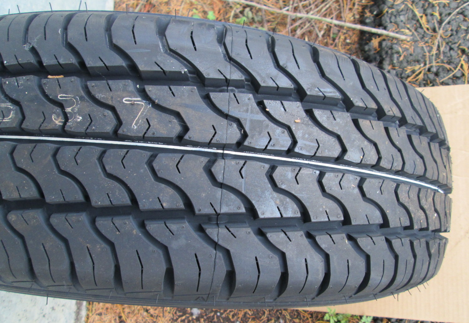 Brand New Tyre Dunlop Econodrive 215 65 R16c 215 65 R16c 215x65xr16 109 107t Ebay