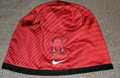 red nike skull cap