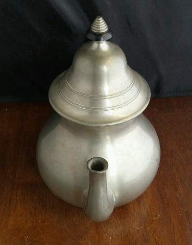 Vintage Royal Holland Pewter Sleepy Hollow Tea Pot 7 1/4 inches