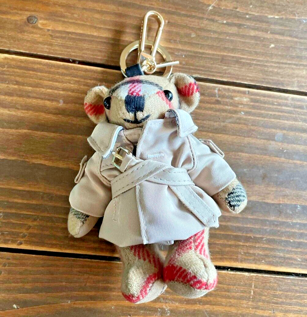 ☆人気☆【BURBERRY】☆Thomas Bear Charm in Trench Coa.t☆ Burberry Thomas Bear Charm in Trench Coat - LABELS