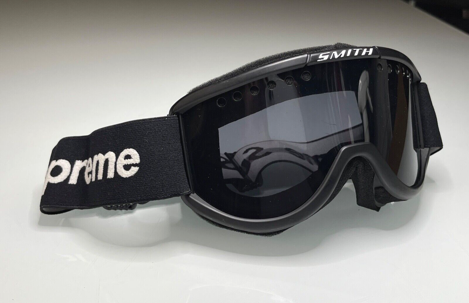 値下げしました　Supreme Smith ゴーグル ブラック Cariboo スポーツ 値下げしました Supreme Smith ゴーグル ブラック
