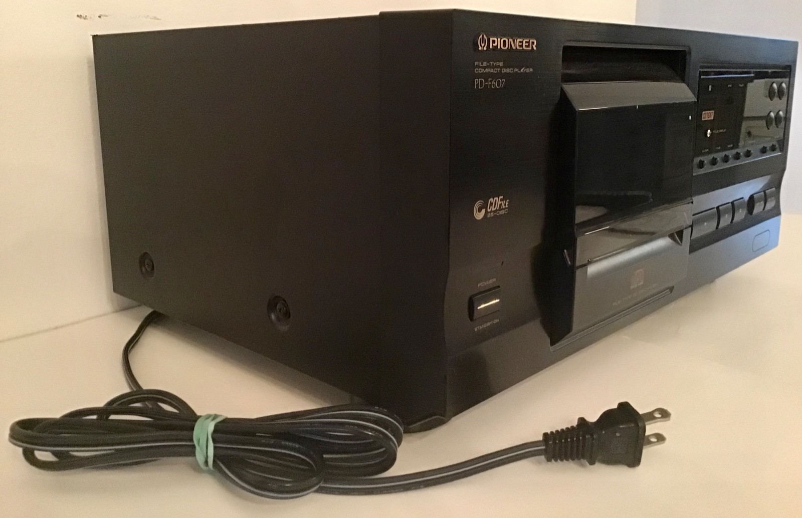 Pioneer PD-F607 Compact Disc Player Vintage EUC Works